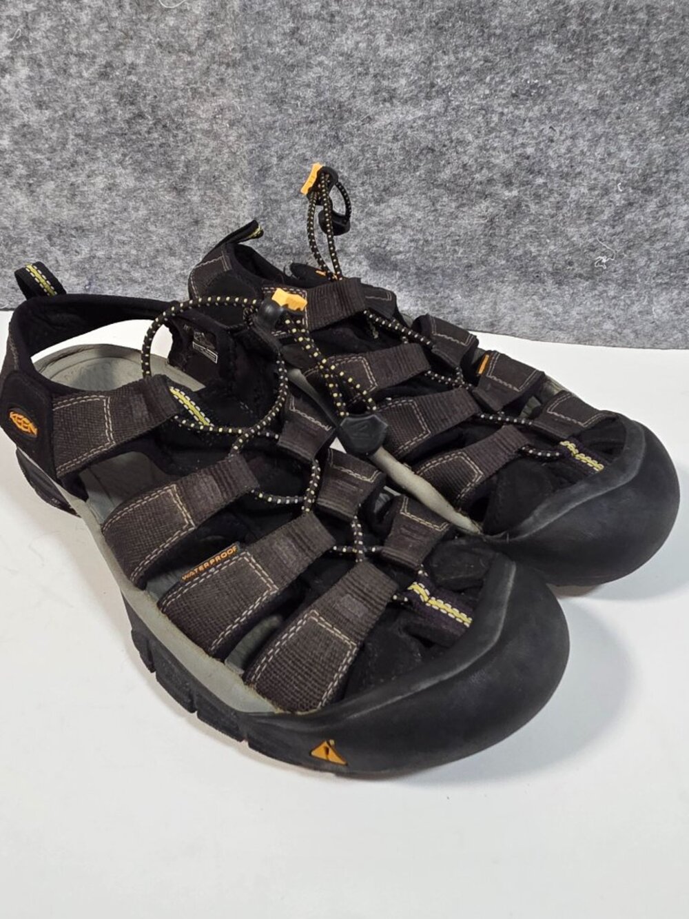 KEEN Waterproof Hiking Sandals Size 9.5 Brown Outdoor Gorpcore Trail Shoes